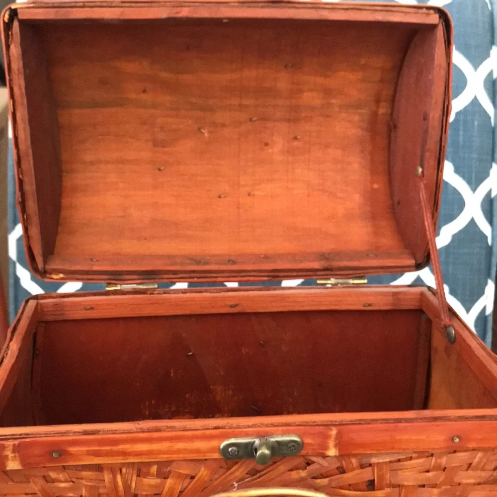 Gorgeous Bombay company decorative storage box - Picture 9 of 14
